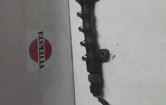 Toyota Avensis T250 Fuel main line pipe
