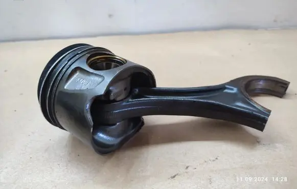 Mercedes-Benz S W221 Piston 