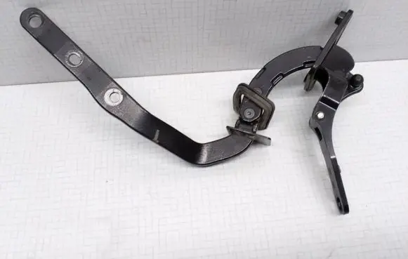 Volvo V70 Tailgate/trunk/boot hinge 8643157