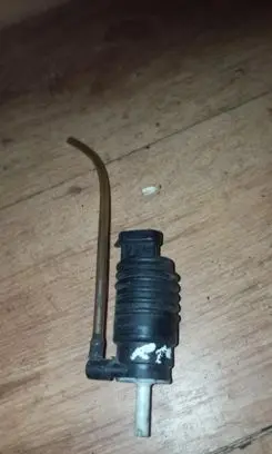 Renault Clio I Windscreen/windshield washer pump 7700802336 30068
