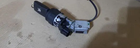 Peugeot RCZ Ignition lock 9663123280