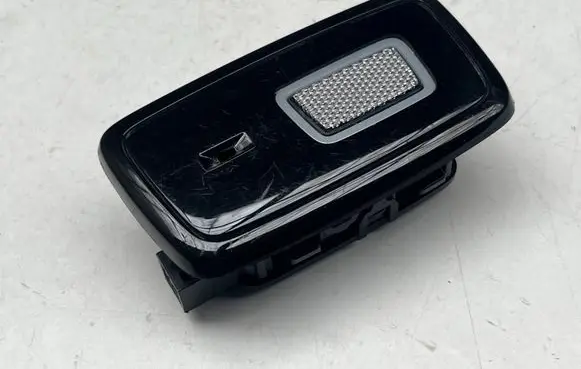Volvo XC90 Rear glass lock/latch Q534 32366232
