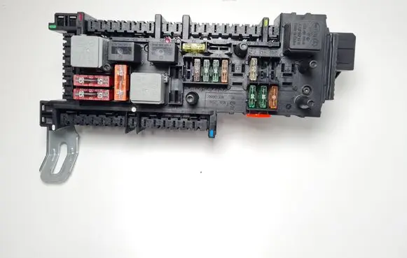 Mercedes-Benz C W204 Fuse module 168298 1670660 016706581A
