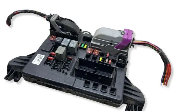 Opel Insignia A Fuse module 13485565 23044817815