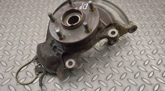 Toyota RAV 4 (XA30) Front wheel hub