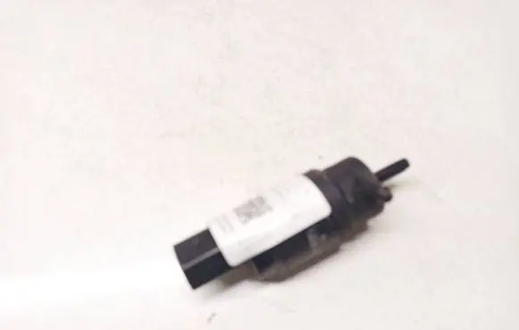 Mercedes-Benz E W211 Windscreen/windshield washer pump 3090179