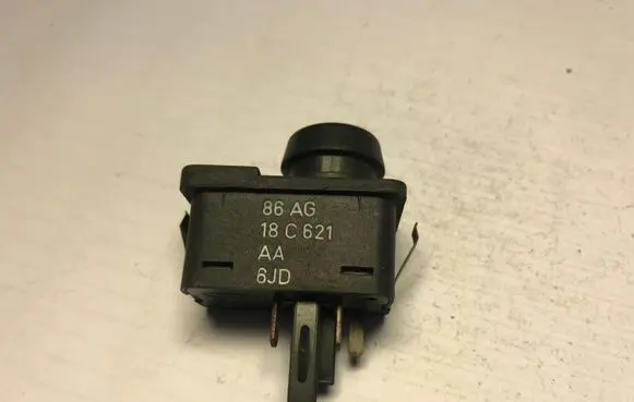 Ford Escort Windscreen/window heater switch 86AG18C621AA