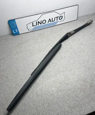 BMW 5 E39 Front wiper blade arm 8209879