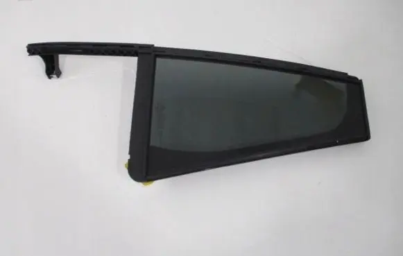 Citroen C4 II Rear side window 9676915680