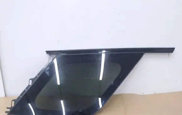 Land Rover Discovery Sport Side middle window/glass E443R000073 43R000073