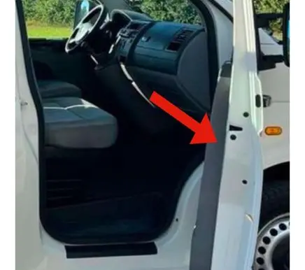Volkswagen Transporter - Caravelle T5 Front door lower hinge 