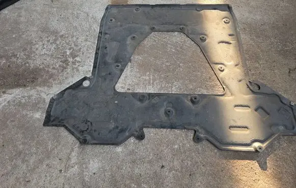 Porsche 911 992 Engine splash shield/under tray 992825523H
