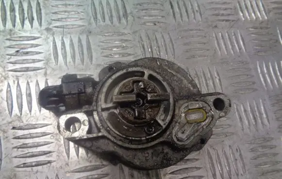 Ford C-MAX I Vacuum pump D156-2B