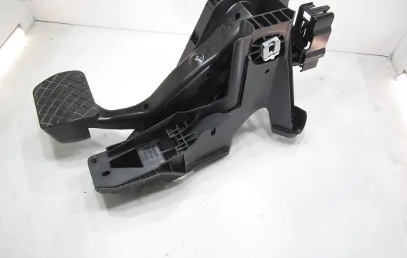 Volkswagen PASSAT B8 Brake pedal 5Q1723058BG 070217 LME1HB77CGW