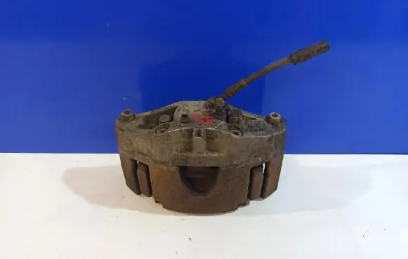 Volvo XC90 Front brake caliper 8602857