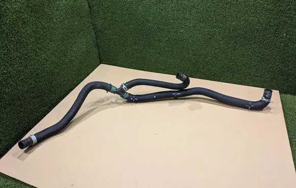Renault Koleos II Engine coolant pipe/hose 140536641R