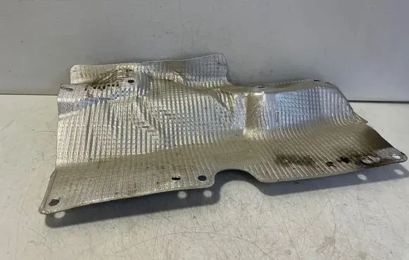 Audi Q7 4M Exhaust heat shield 4M0825691F