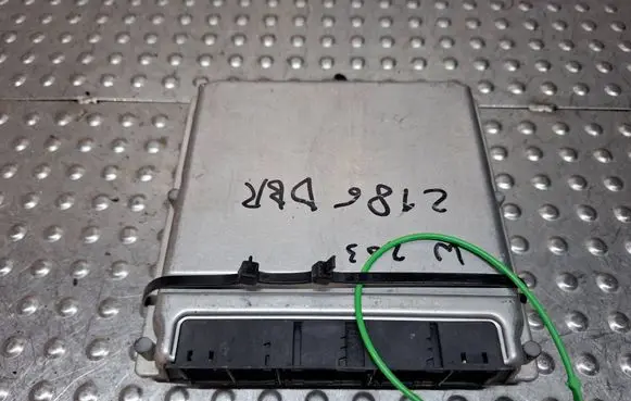 Mercedes-Benz C W203 Engine control unit/module S27705989 A6121532879 0281010802