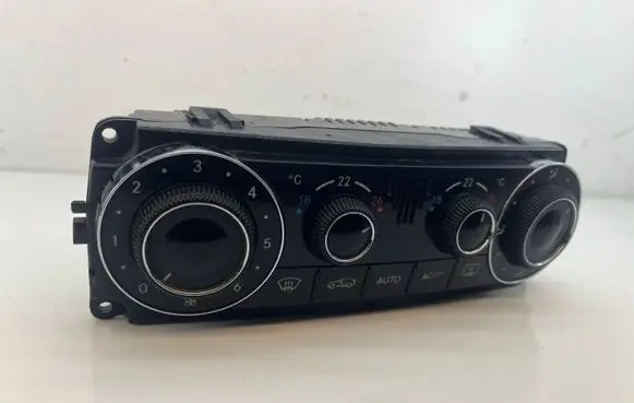 Mercedes-Benz C W203 Climate control unit A2038301785