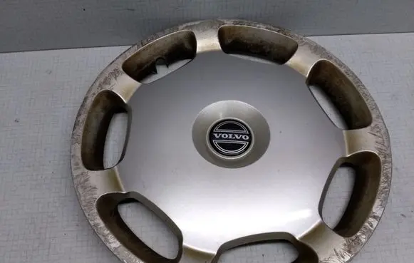 Volvo V70 R15 wheel hub/cap/trim 9157510