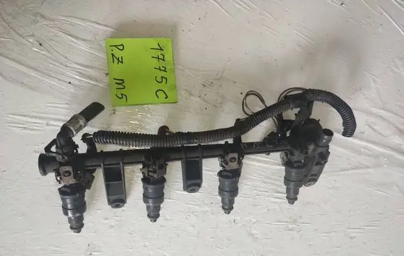Renault Megane I Fuel main line pipe 8764646