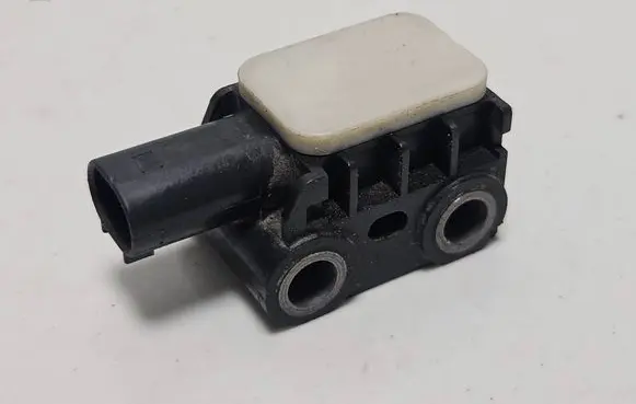 BMW X5M E70 Airbag deployment crash/impact sensor 9152262 090512 001850