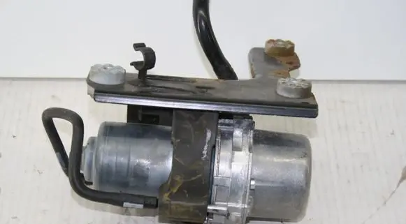 BMW 5 G30 G31 G38 Vacuum pump 6880628