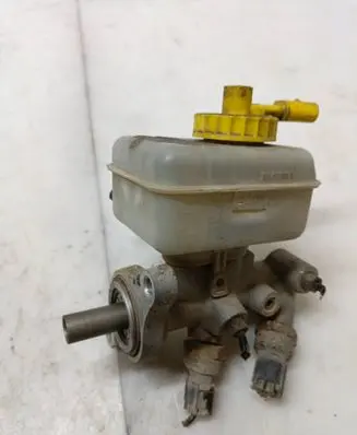 Master brake cylinder