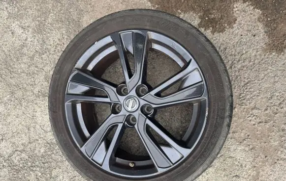 Nissan Juke I F15 R18 alloy rim 40300BV80B CH47 BV806