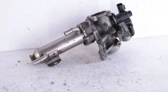 Volvo XC70 EGR valve cooler 30774812 70057504 07T260
