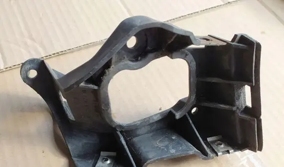 Audi A6 S6 C5 4B Front bumper mounting bracket 4B0853922B