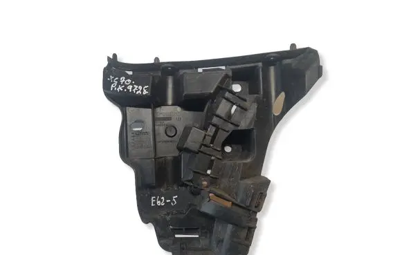 Volvo XC70 Front bumper mounting bracket 31214960