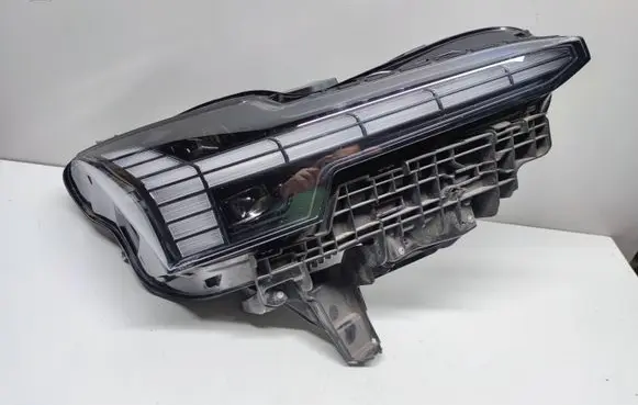 Volvo EX30 Headlight/headlamp 20240119 80000628