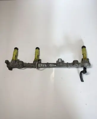 Toyota RAV 4 (XA20) Fuel injectors set 2325028050