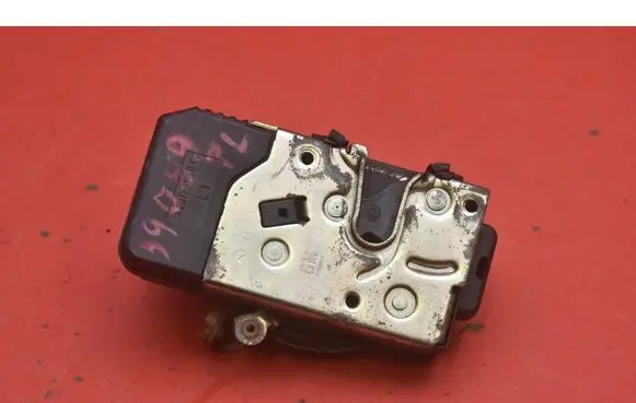 Opel Vectra B Front door lock 90585021BC