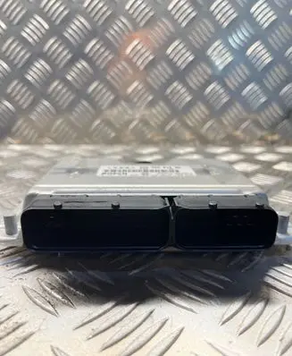 Audi A4 S4 B5 8D Engine control unit/module 038906019BR 0281010226