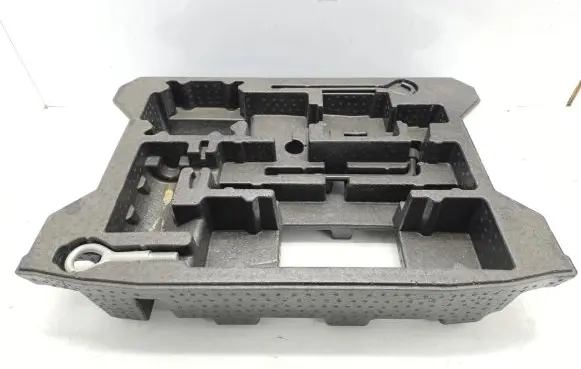 Suzuki SX4 S-Cross Spare wheel section trim 7549161M00