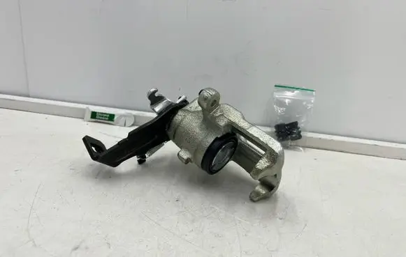 Nissan Almera N16 Rear brake caliper 44011BM400