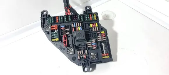 BMW 5 F10 F11 Fuse module 9234423 01697980 217033452