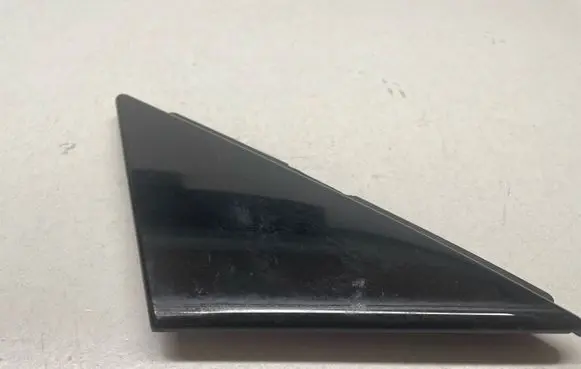 Volvo XC60 Front door glass trim molding 31672923