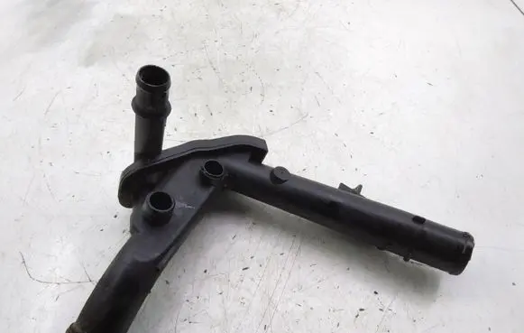 Nissan Qashqai Engine coolant pipe/hose 8200552604