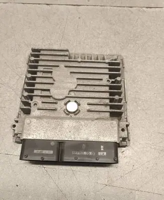 Volkswagen Touran II Engine control unit/module 03L907425C P42902AA