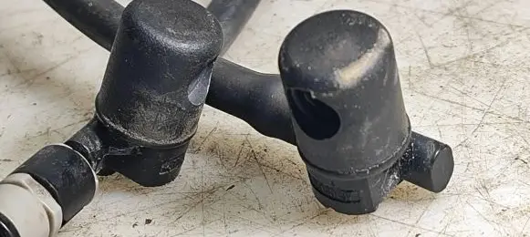 Windshield washer spray nozzle