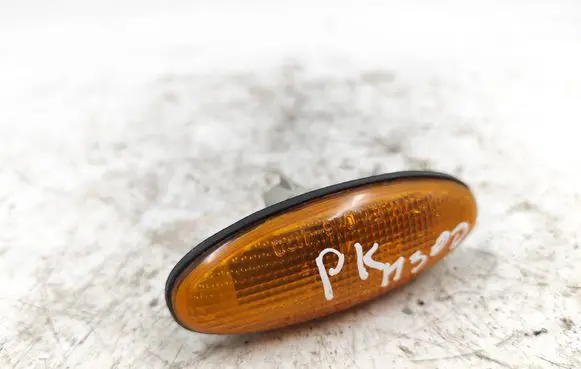 Mazda MPV II LW Front fender indicator light 0464120