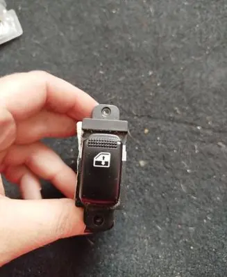 KIA Picanto Quarter vent window switch 935782D000