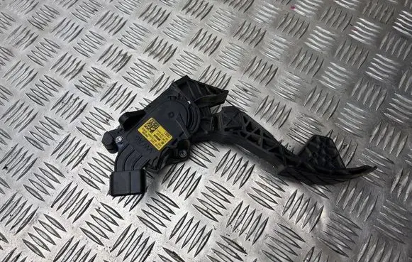 Skoda Rapid (NH) Accelerator throttle pedal 6R1721503H