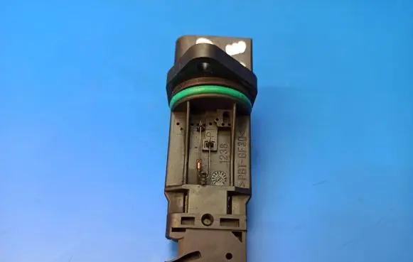 Mercedes-Benz E W211 Mass air flow meter F00C262068