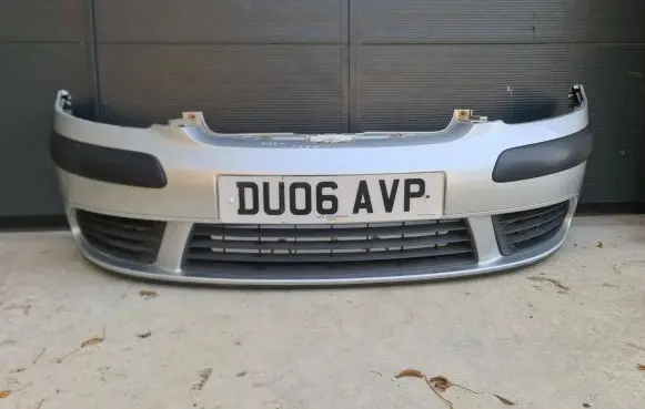 Volkswagen Golf Plus Front bumper 5M0807221 5M0807217