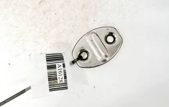 Audi Q3 8U Front door lock loop/hook striker 8t0837033