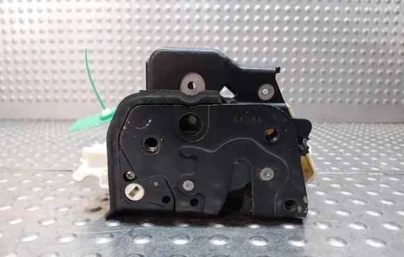 Audi A4 S4 B7 8E 8H Front door lock S27705033 8E1837016AA